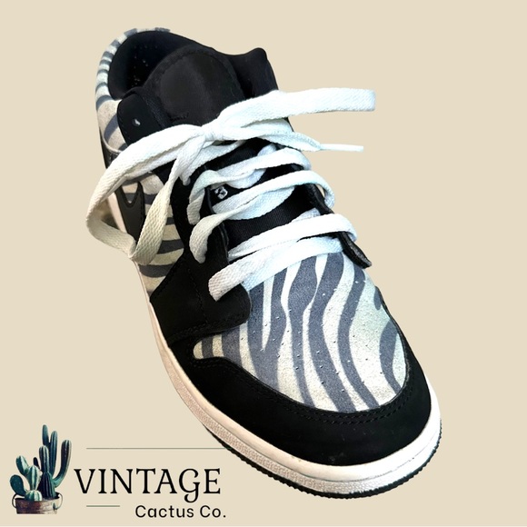 Jordan 1 Low - Zebra Print Sneakers - Great Condition - Picture 16 of 16